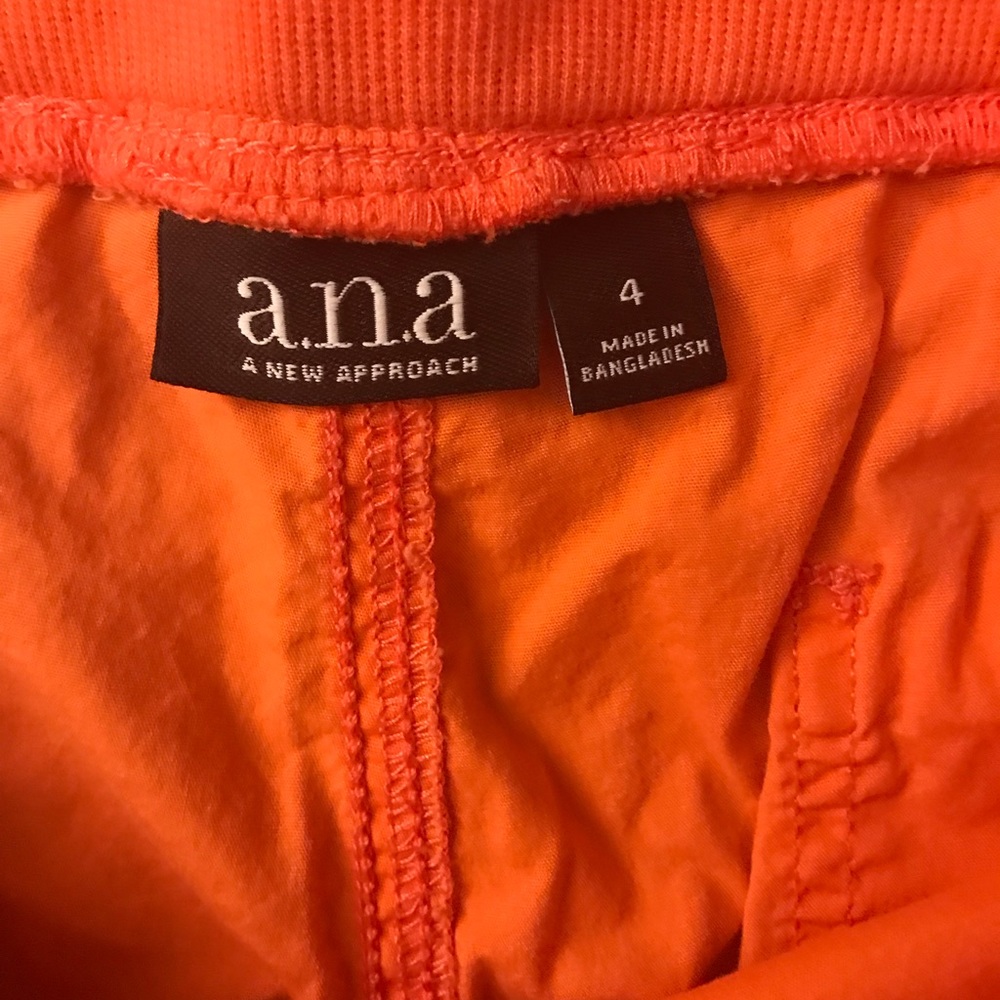 Shorts - Picture 3 of 4